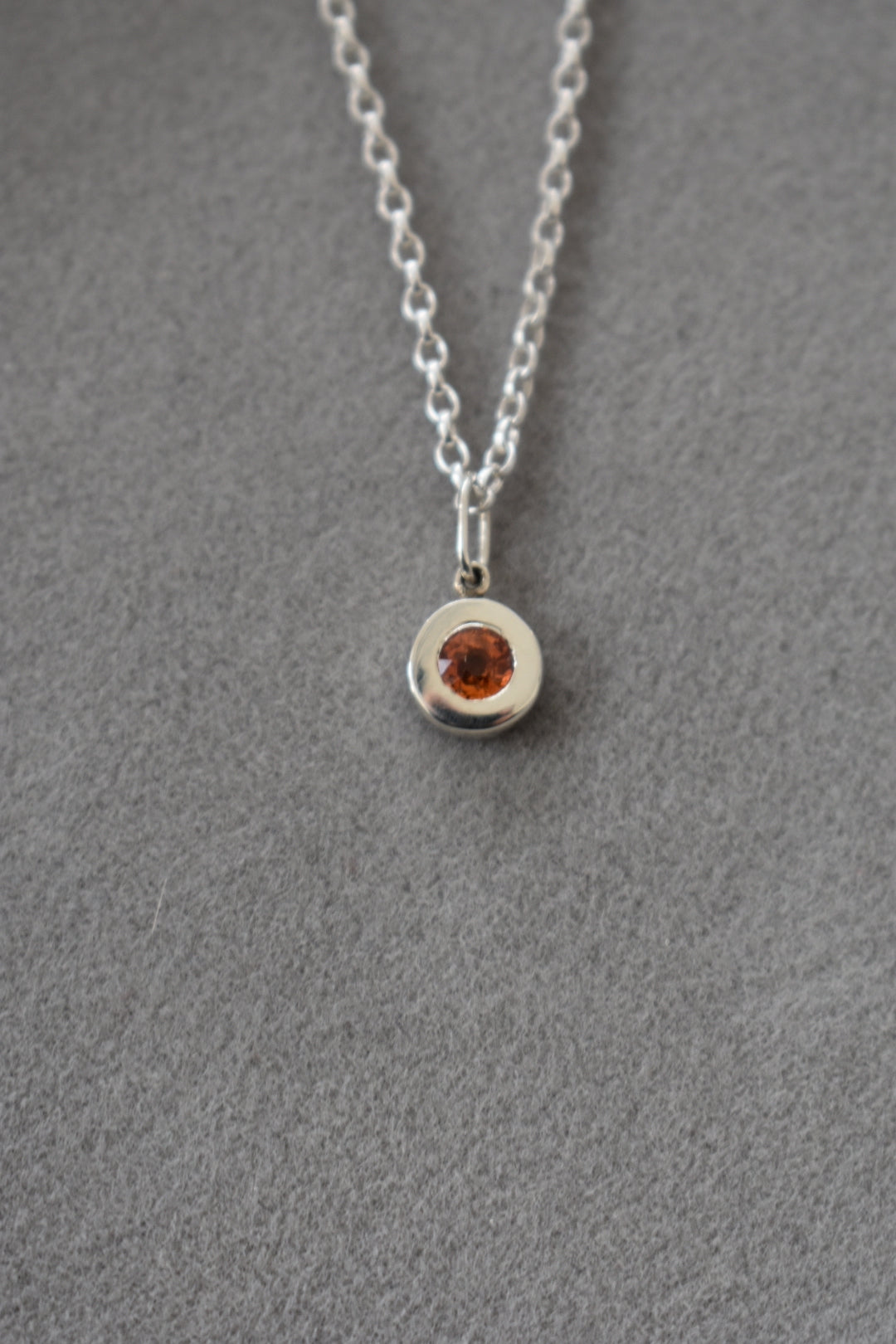 Pendentif Saphir Orange 4mm