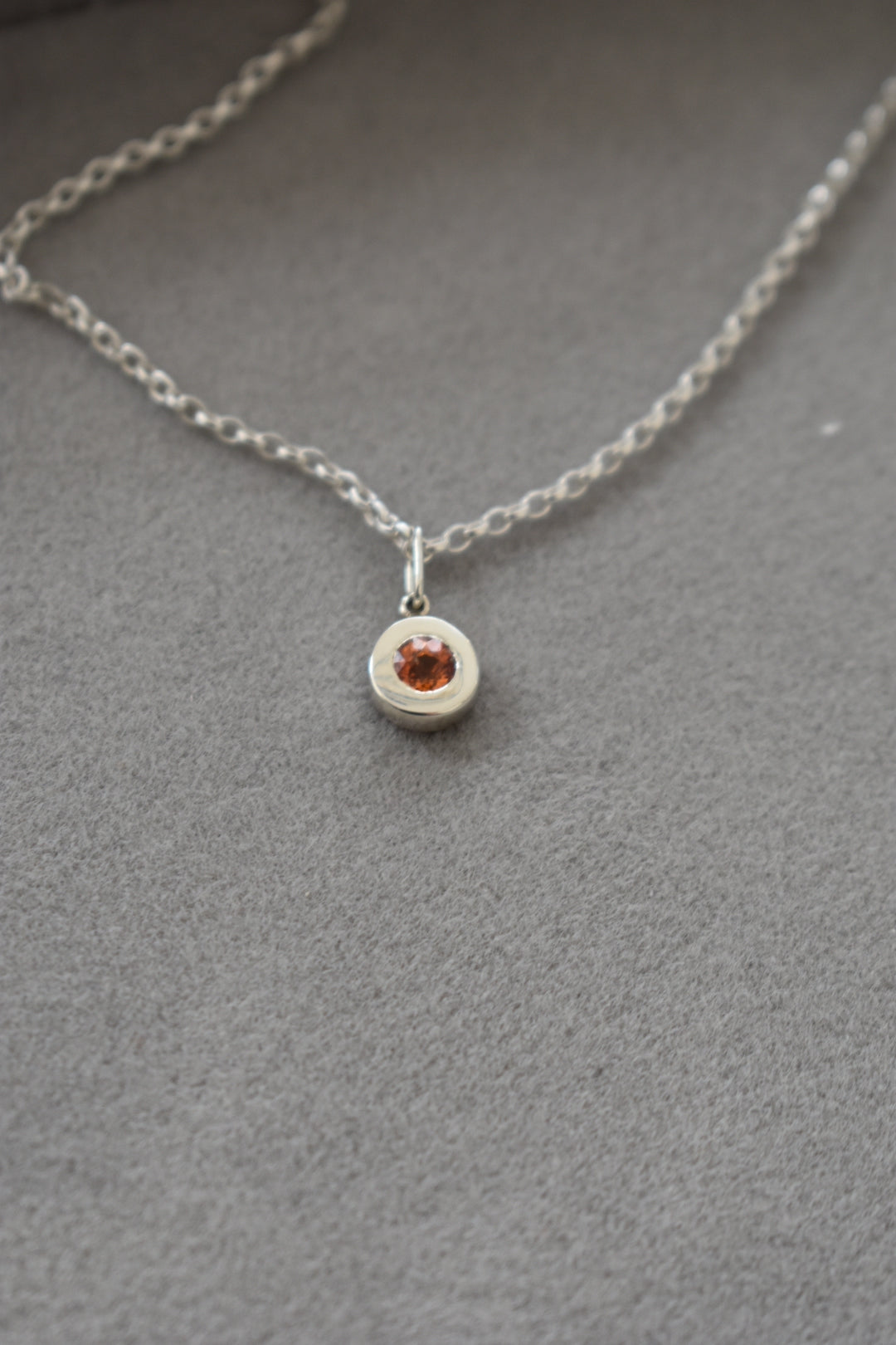 Pendentif Saphir Orange 4mm