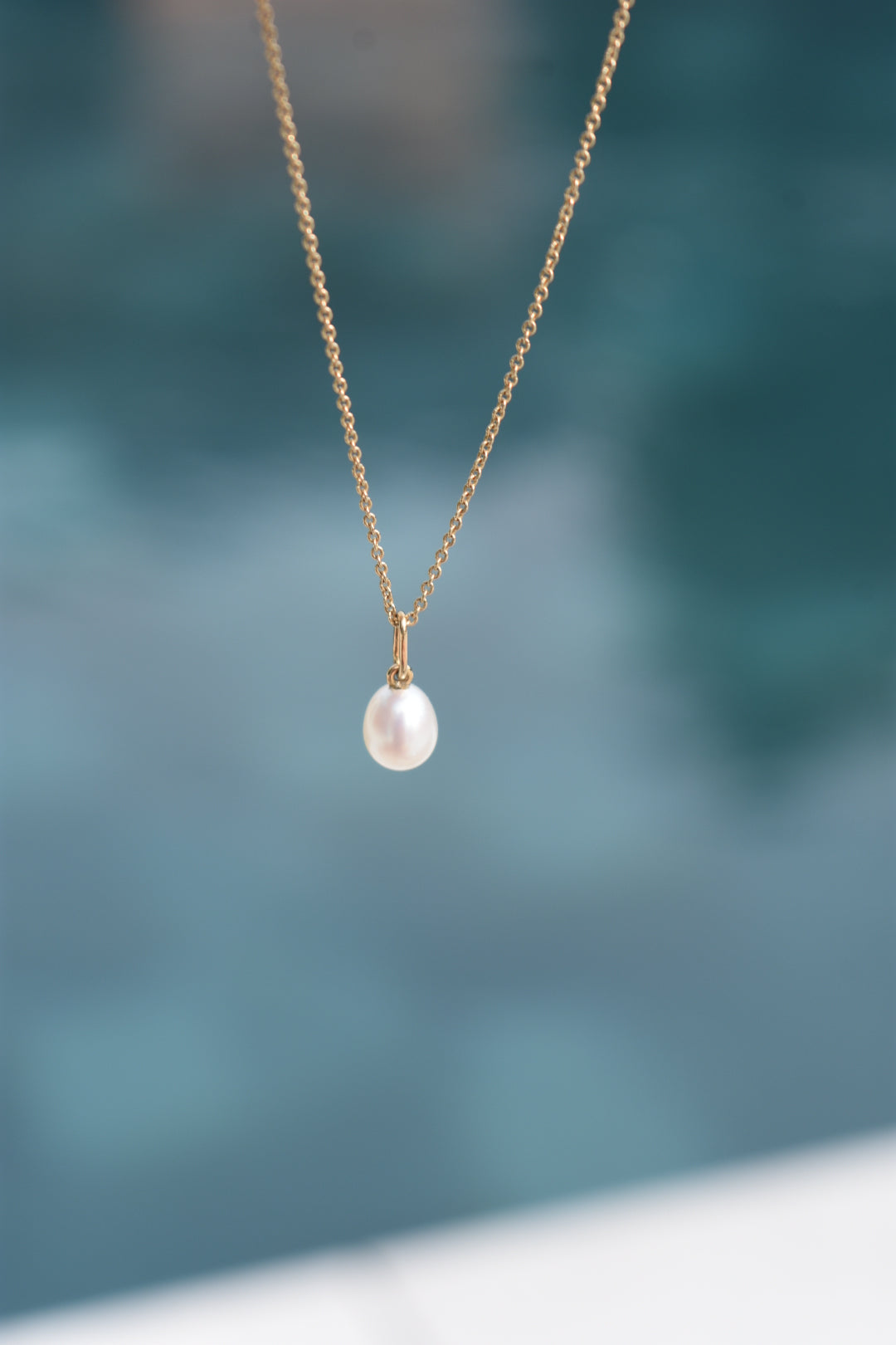 Pendentif perle ovale en Or 18K