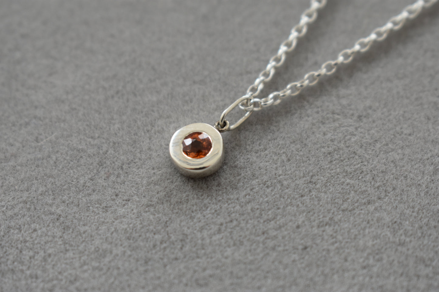 Pendentif Saphir Orange 4mm