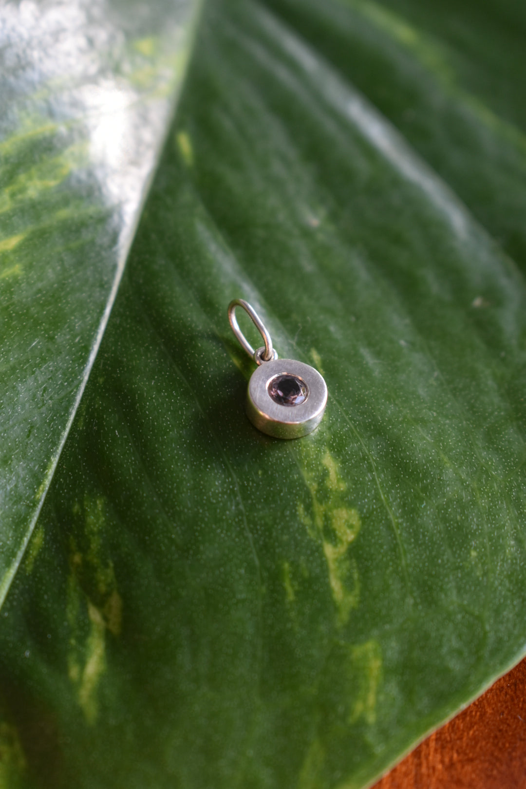 Pendentif spinelle mauve 4mm