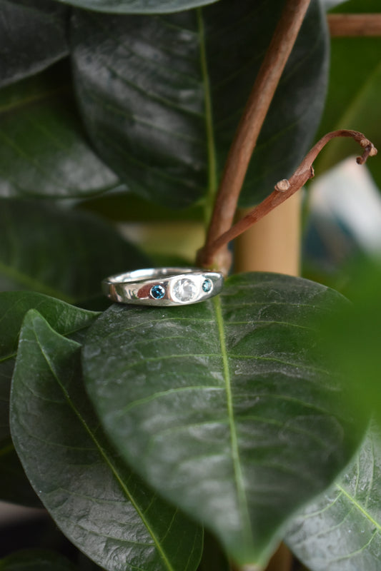 Bague Saphir et Diamants Bleus