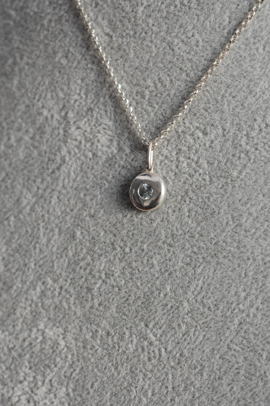 Pendentif Saphir bleu 4mm