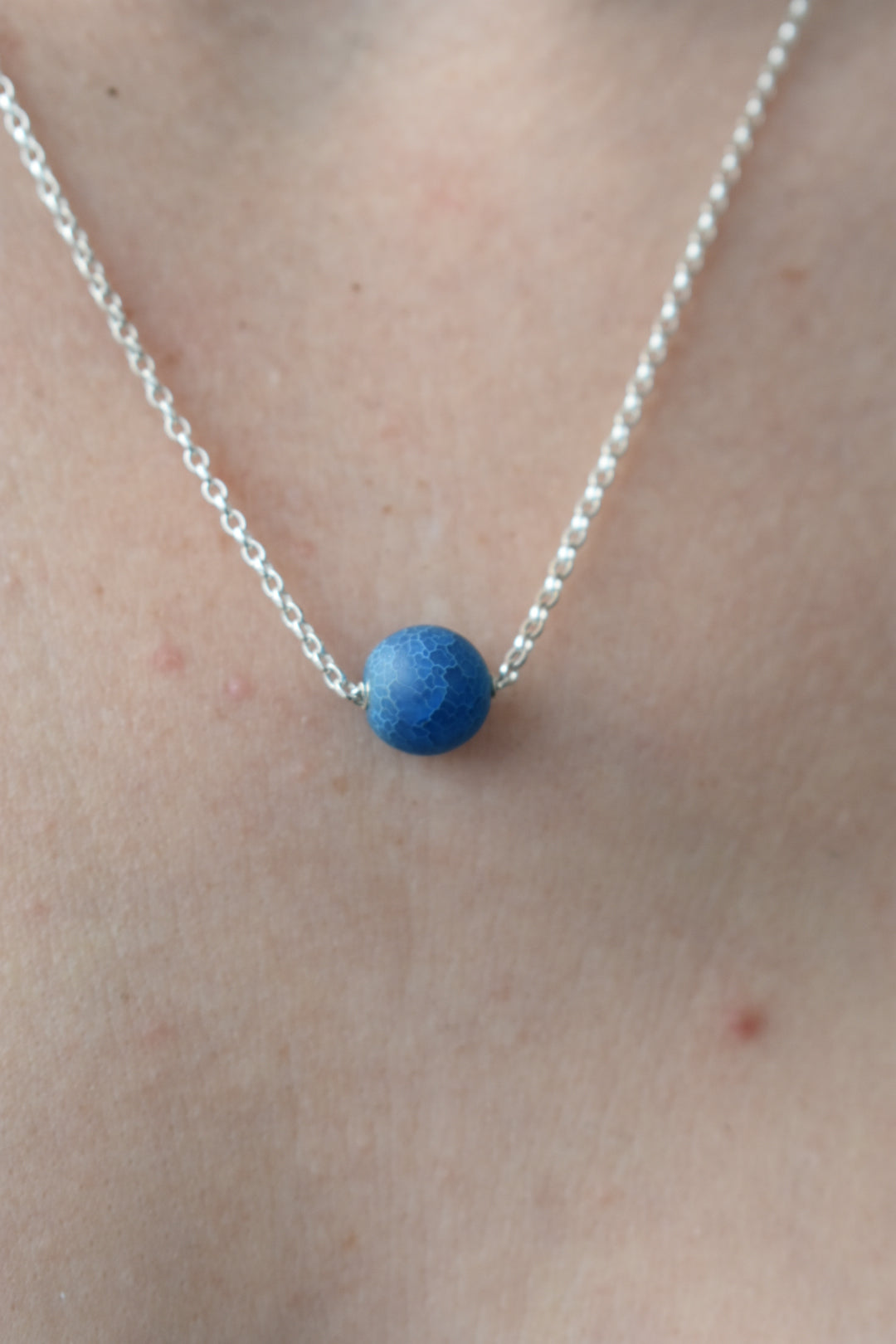 Collier Agate Givré Bleu Mate 10mm