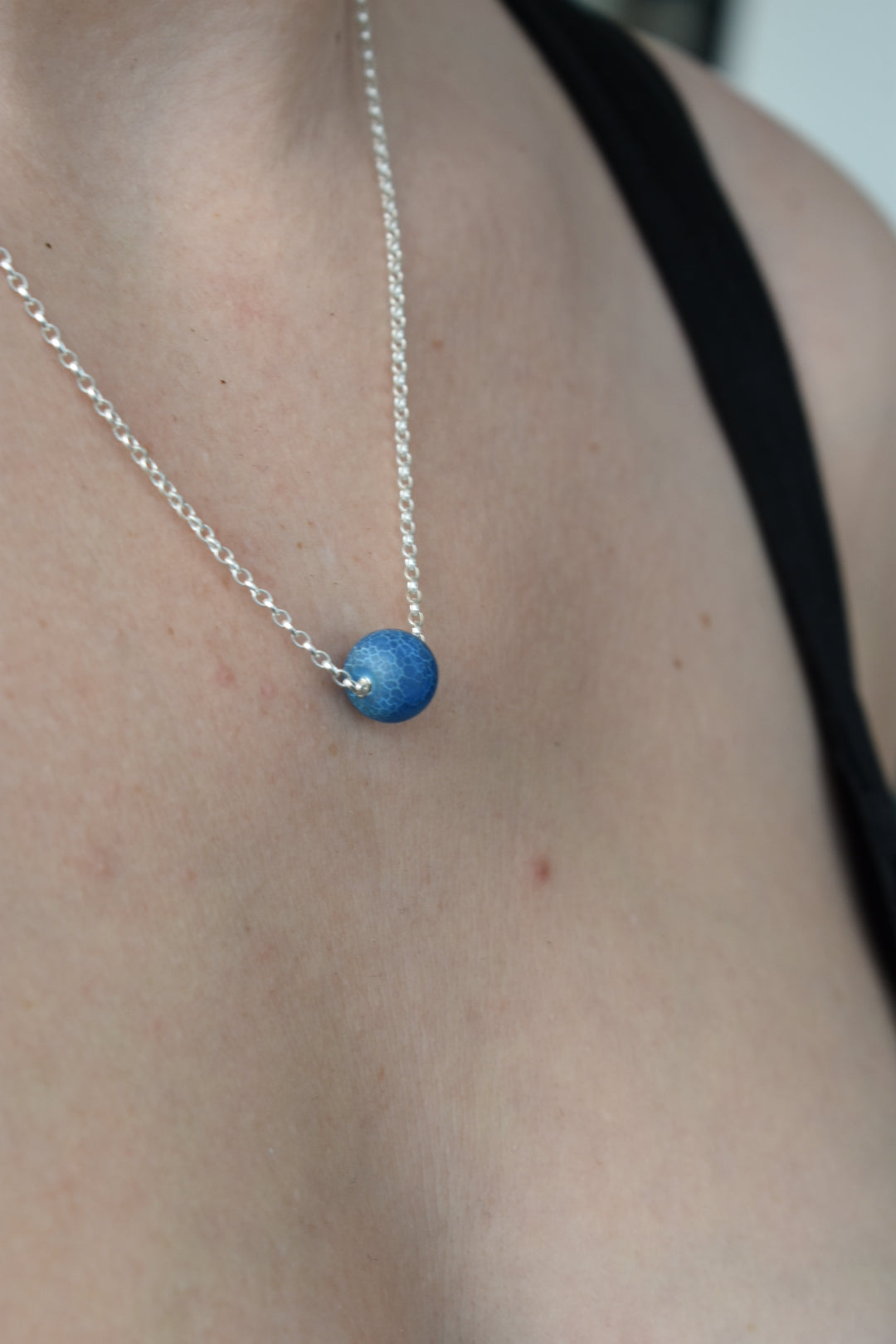 Collier Agate Givré Bleu Mate 10mm