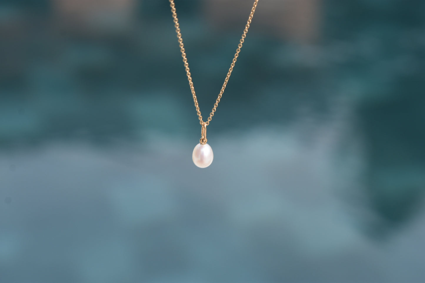 Pendentif perle ovale en Or 18K